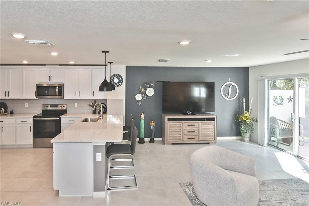 6360 Brant Bay BLVD # 104, NORTH FORT MYERS FL 33917-22