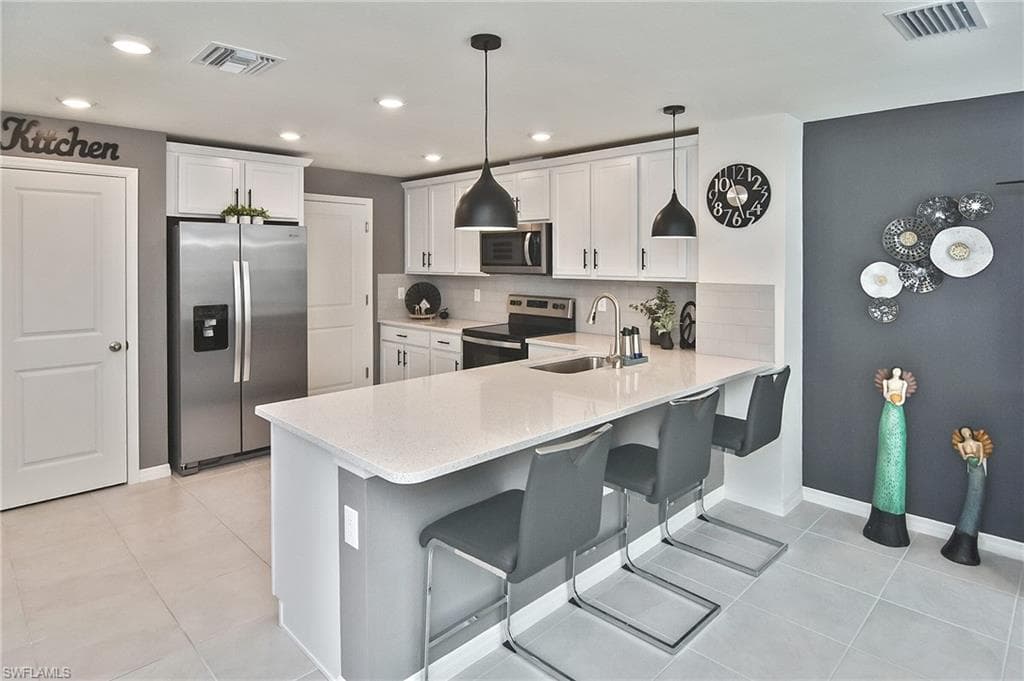 6360 Brant Bay BLVD # 104, NORTH FORT MYERS FL 33917-23