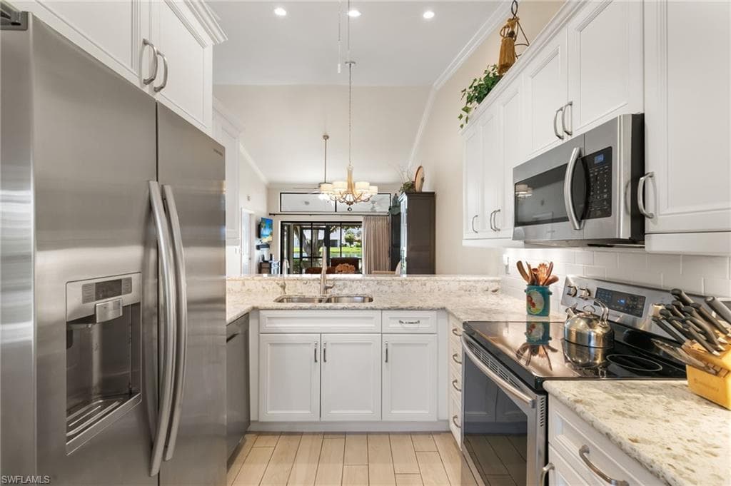 3346 Erick Lake DR # 2001, NAPLES FL 34109-10