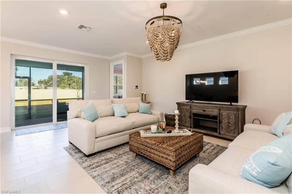 267 Tamarindo LN, NAPLES FL 34114-2