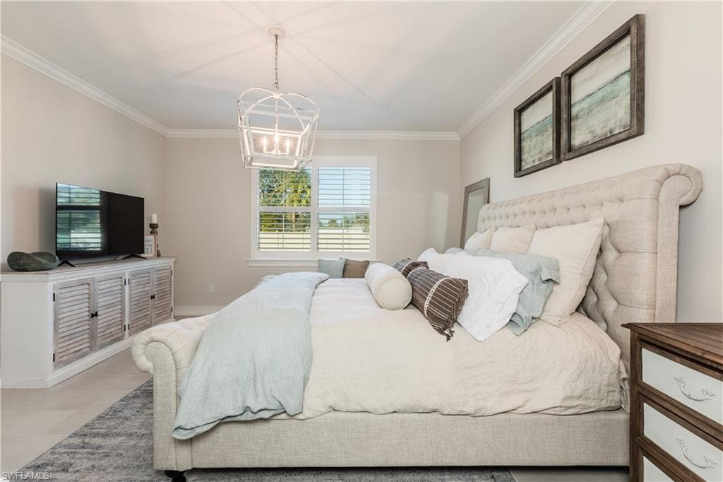 267 Tamarindo LN, NAPLES FL 34114-8