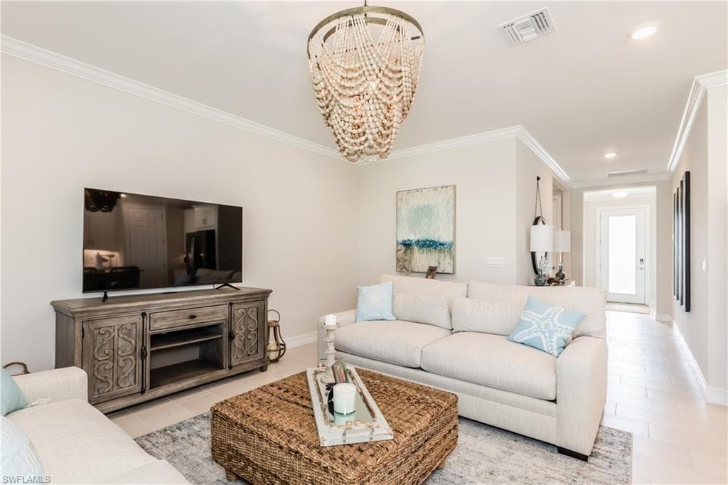 267 Tamarindo LN, NAPLES FL 34114-3