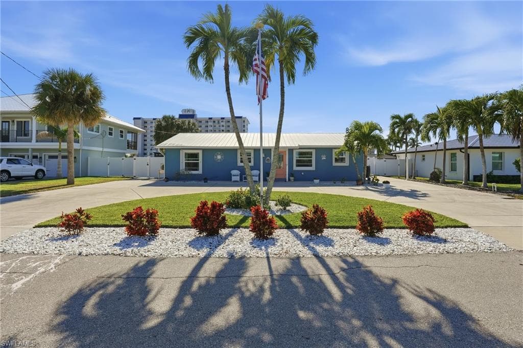 7850 Buccaneer DR, FORT MYERS BEACH FL 33931-44