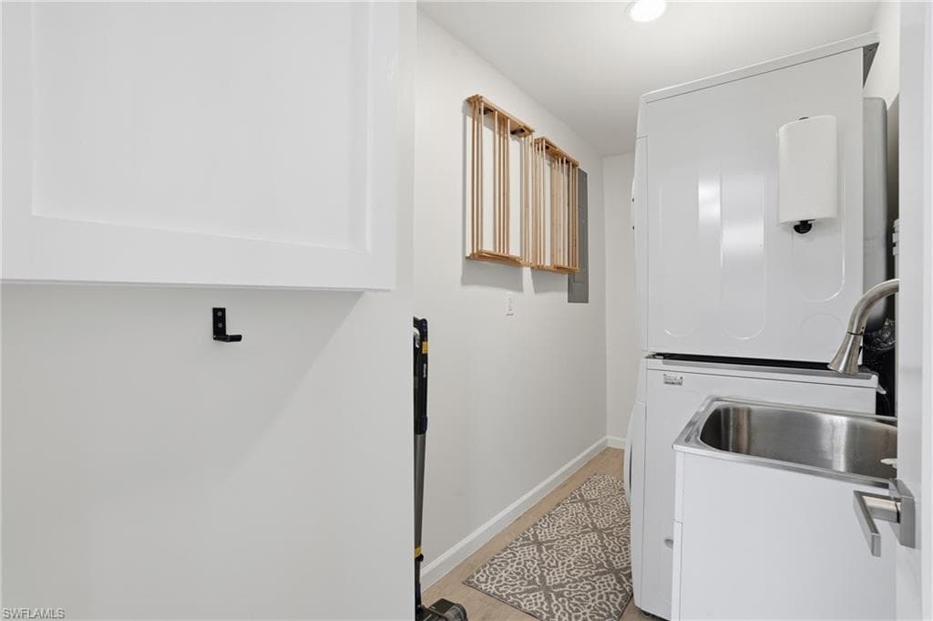 7850 Buccaneer DR, FORT MYERS BEACH FL 33931-28