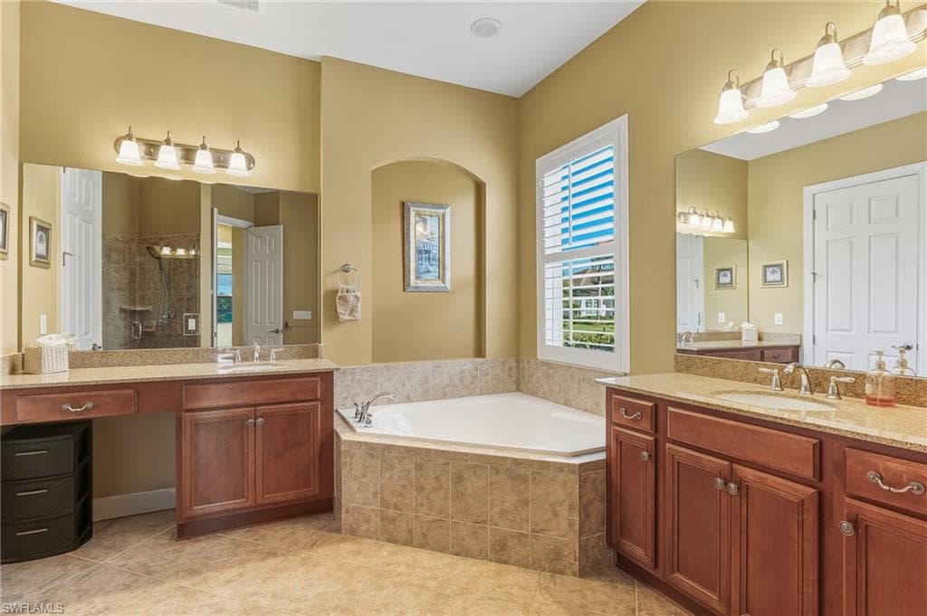 5675 Whispering Willow WAY, FORT MYERS FL 33908-12