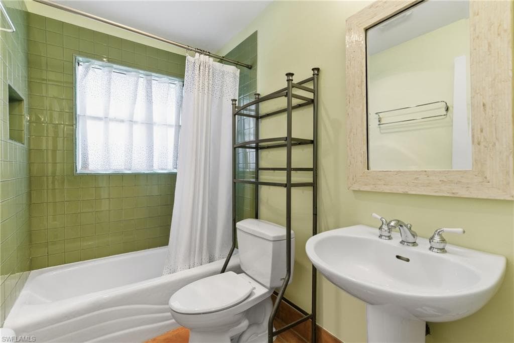 1235 Rordon AVE, NAPLES FL 34103-32