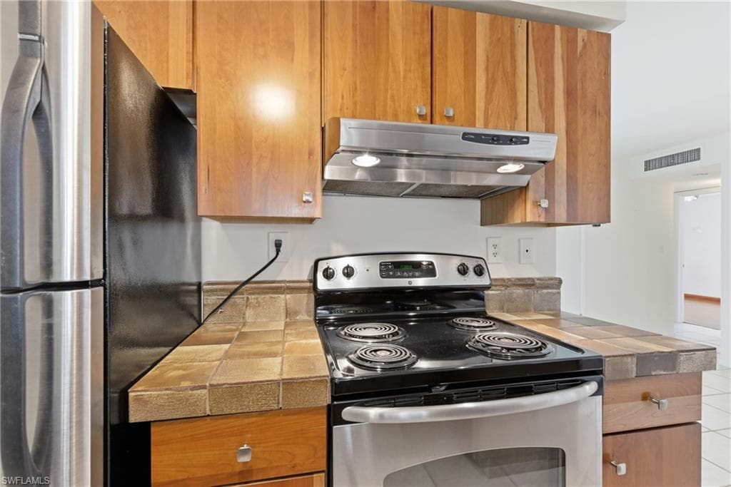 1235 Rordon AVE, NAPLES FL 34103-10