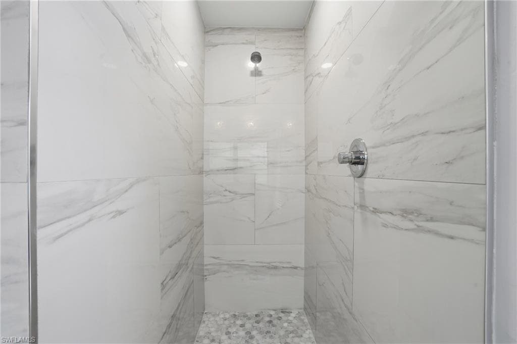 1440 Argyle DR, FORT MYERS FL 33919-20