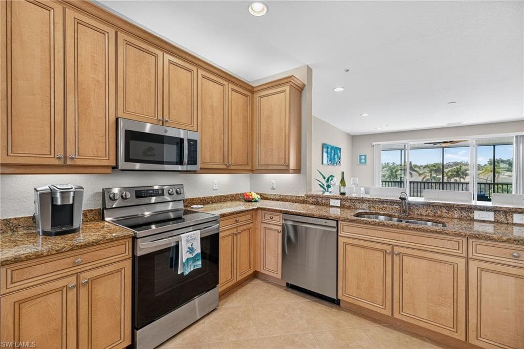 6540 Monterey PT # 203, NAPLES FL 34105-11