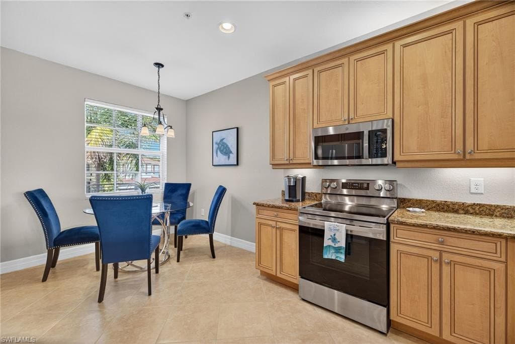 6540 Monterey PT # 203, NAPLES FL 34105-9