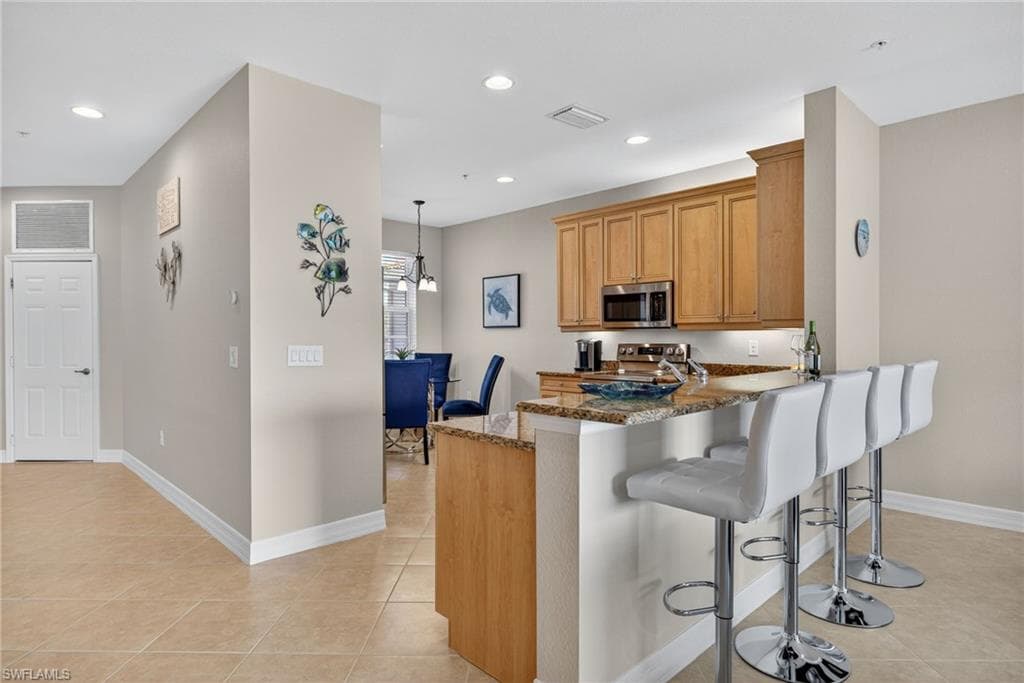 6540 Monterey PT # 203, NAPLES FL 34105-7