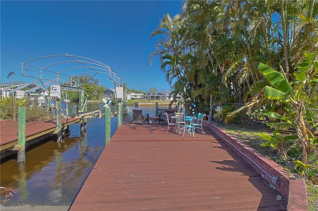 303 Georgia AVE, FORT MYERS FL 33905-9