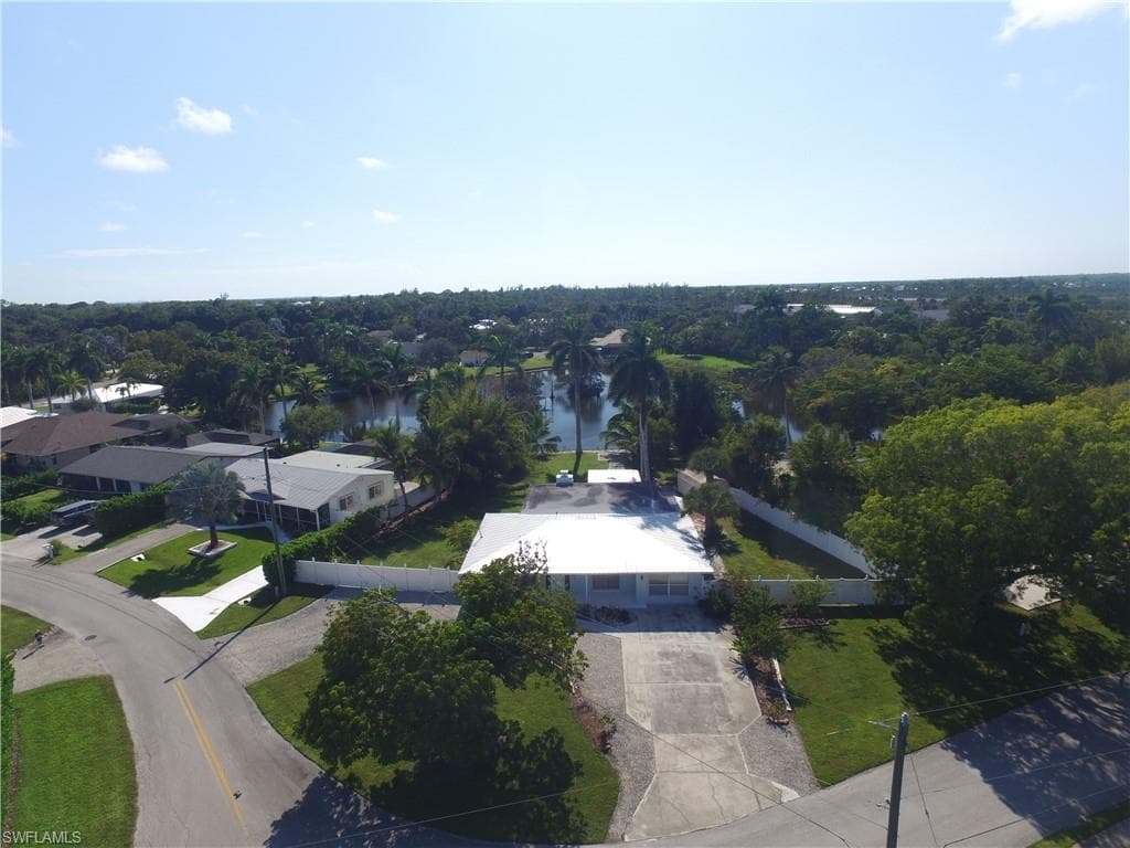 22 Constitution DR, NAPLES FL 34112-11