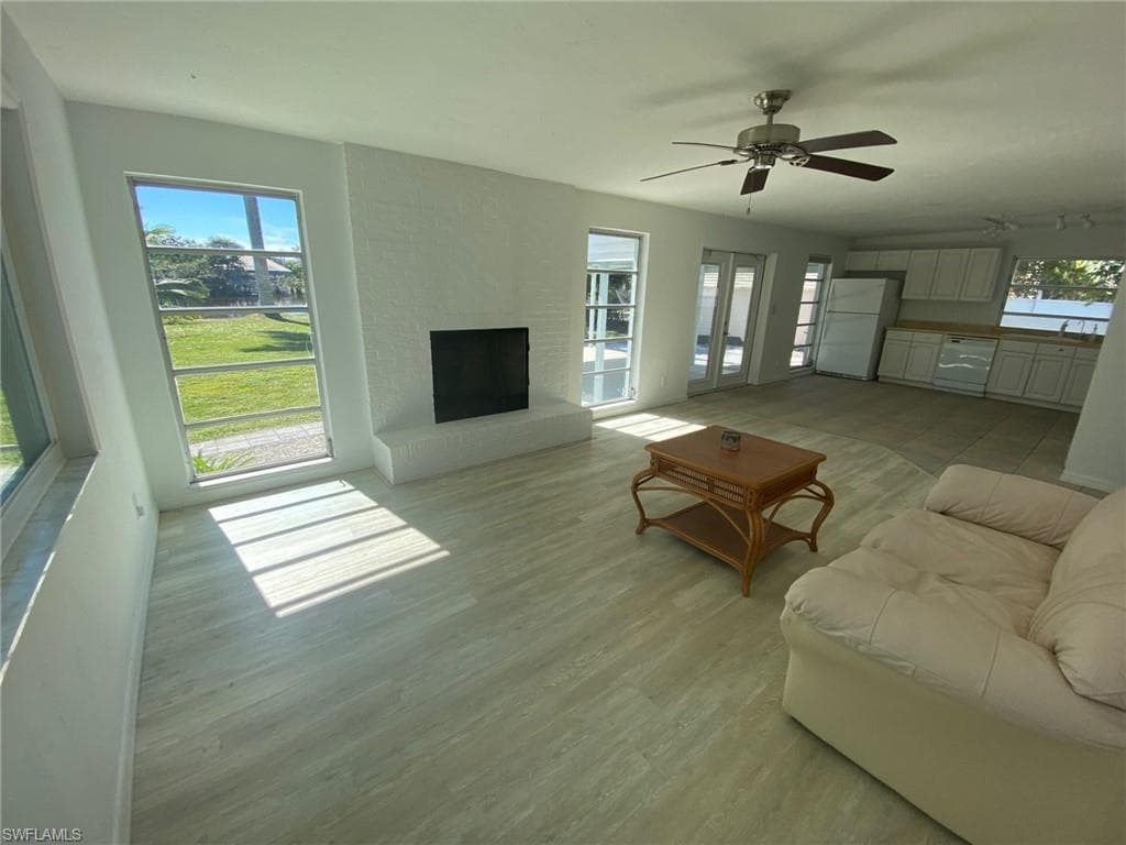 22 Constitution DR, NAPLES FL 34112-13