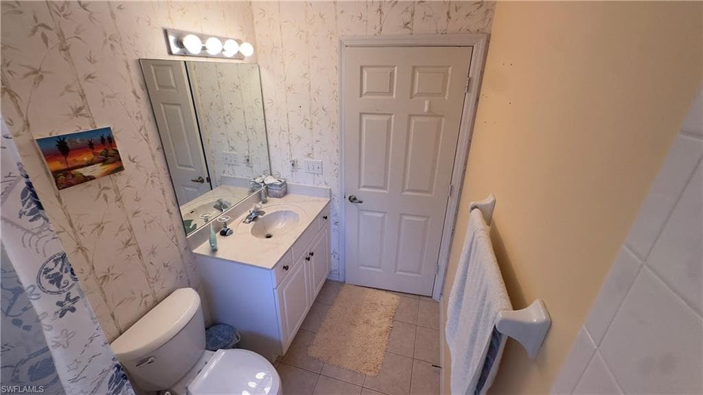 5653 Greenwood CIR # 104, NAPLES FL 34112-16