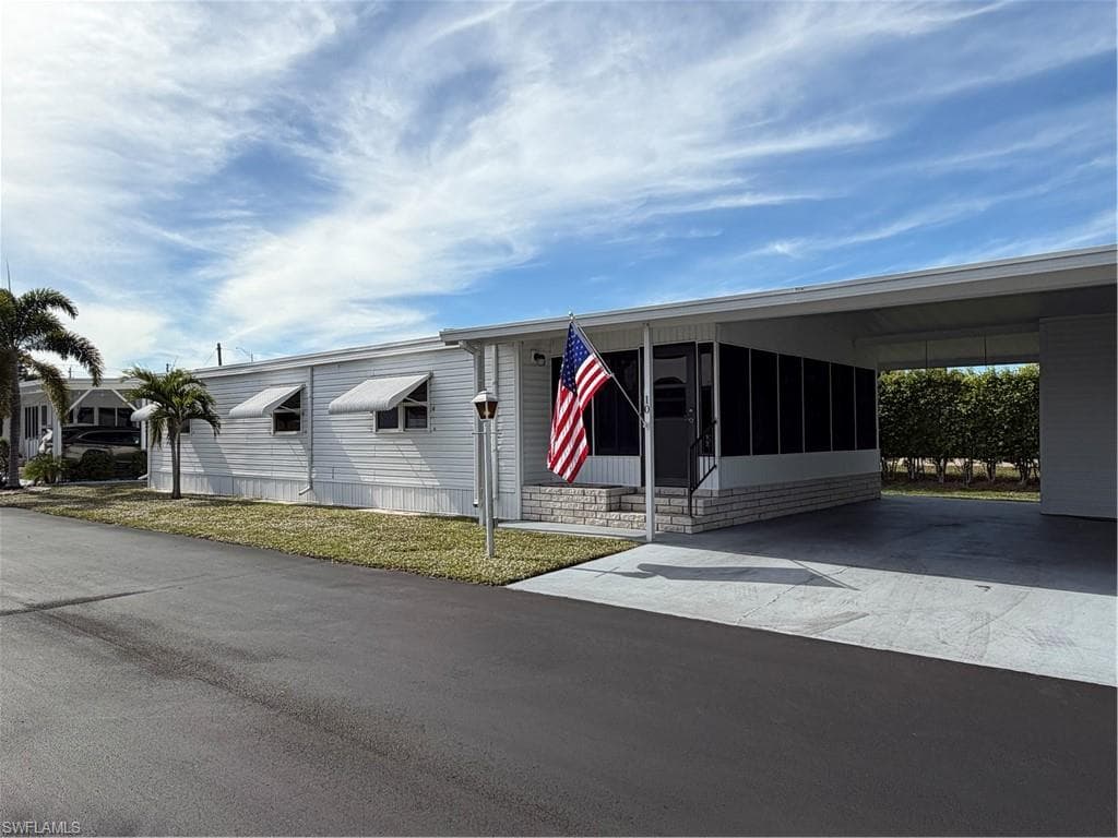 10 Blue Skys DR, NAPLES FL 34104-4