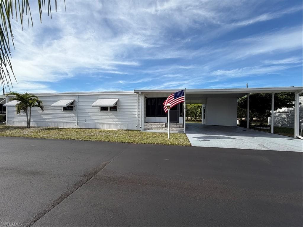 10 Blue Skys DR, NAPLES FL 34104-3