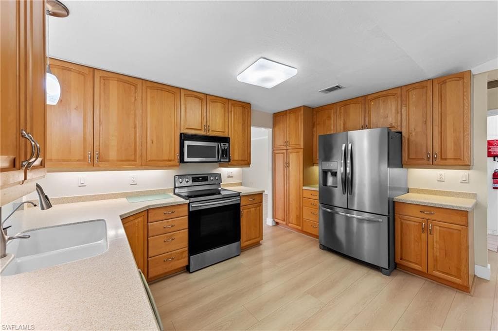 7810 Deni DR, NORTH FORT MYERS FL 33917-10