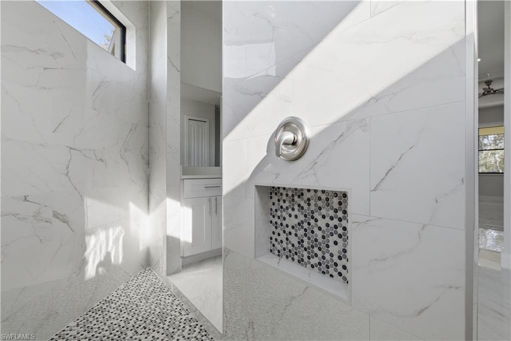 100 Zobora CIR, FORT MYERS FL 33913-22