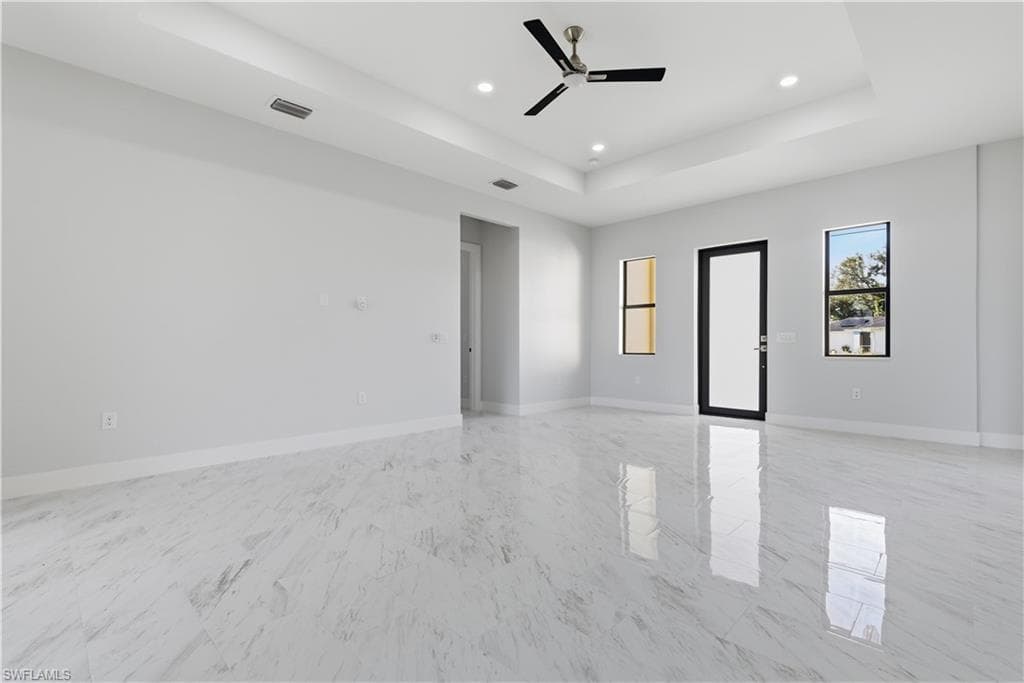 100 Zobora CIR, FORT MYERS FL 33913-12