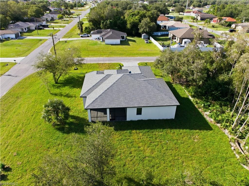 100 Zobora CIR, FORT MYERS FL 33913-29