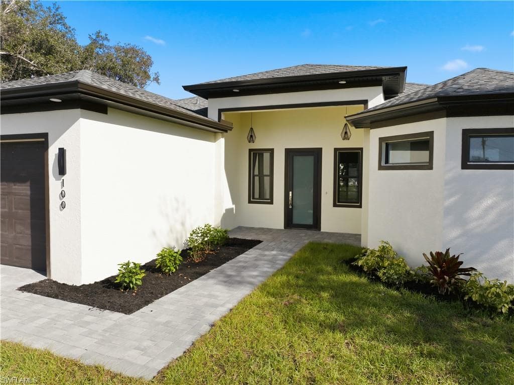 100 Zobora CIR, FORT MYERS FL 33913-44