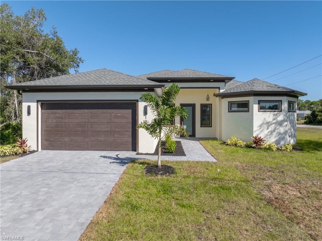 100 Zobora CIR, FORT MYERS FL 33913-36