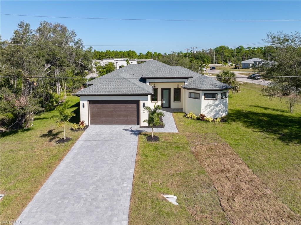 100 Zobora CIR, FORT MYERS FL 33913-38