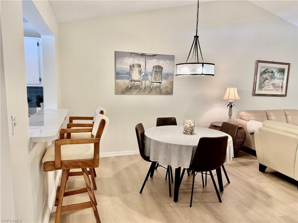 645 Squire CT # 202, NAPLES FL 34104-12