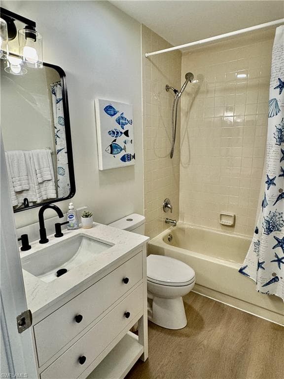 645 Squire CT # 202, NAPLES FL 34104-9