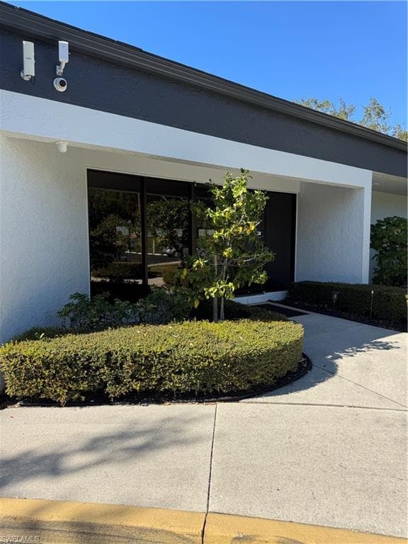 645 Squire CT # 202, NAPLES FL 34104-34