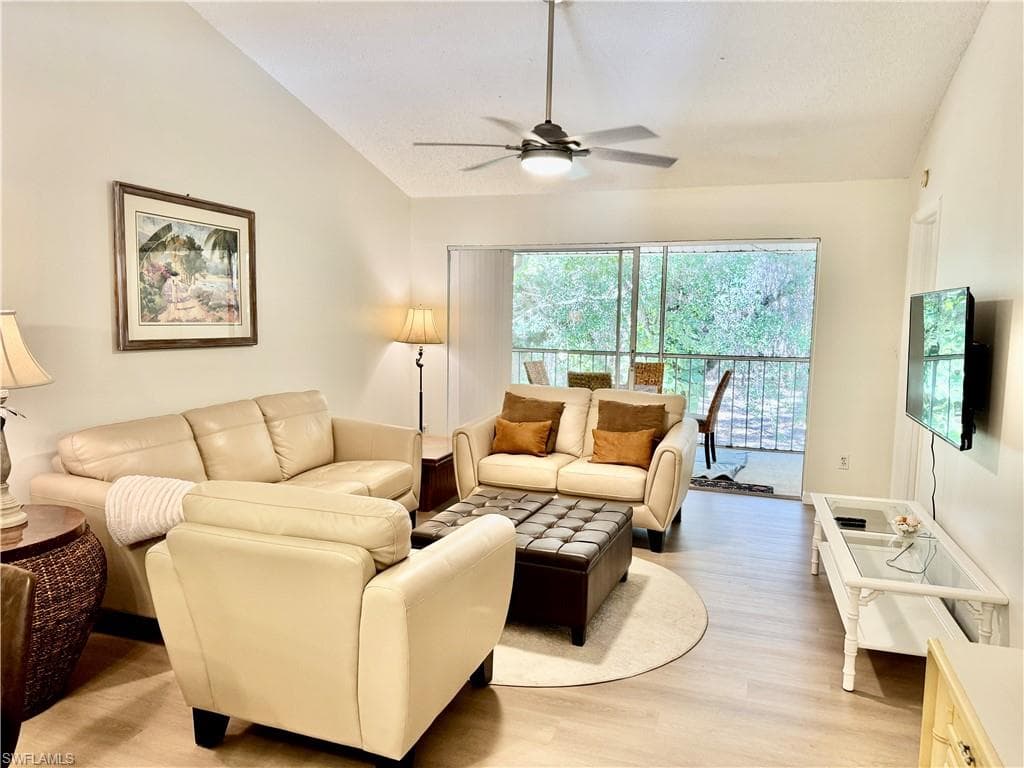 645 Squire CT # 202, NAPLES FL 34104-20