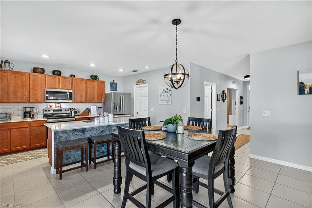 3453 Cancun CT, CAPE CORAL FL 33909-3