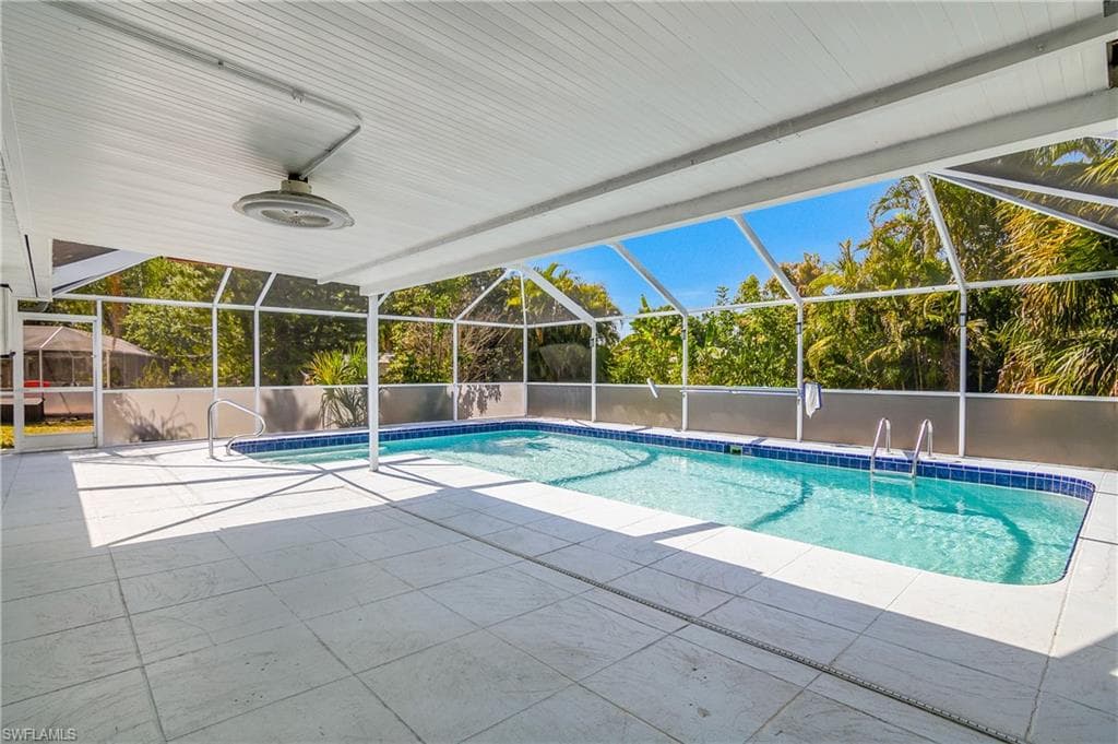 2524 Dora CT, LEHIGH ACRES FL 33971-8