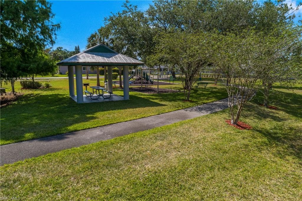 2524 Dora CT, LEHIGH ACRES FL 33971-23