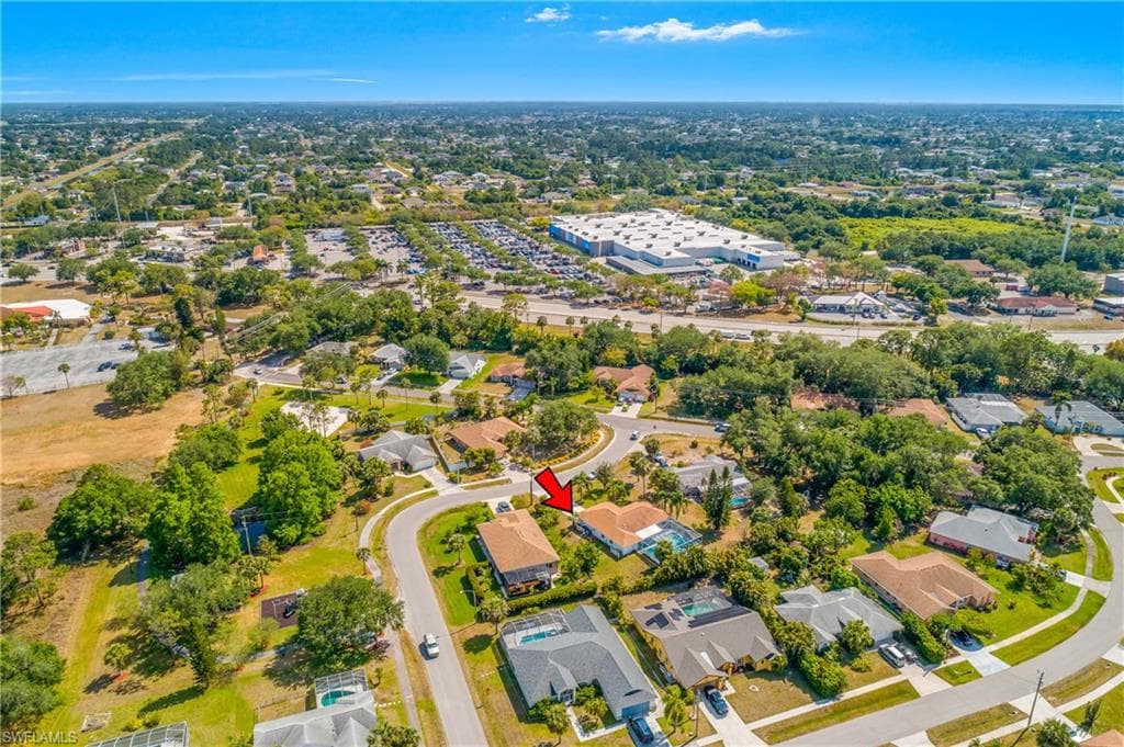 2524 Dora CT, LEHIGH ACRES FL 33971-24