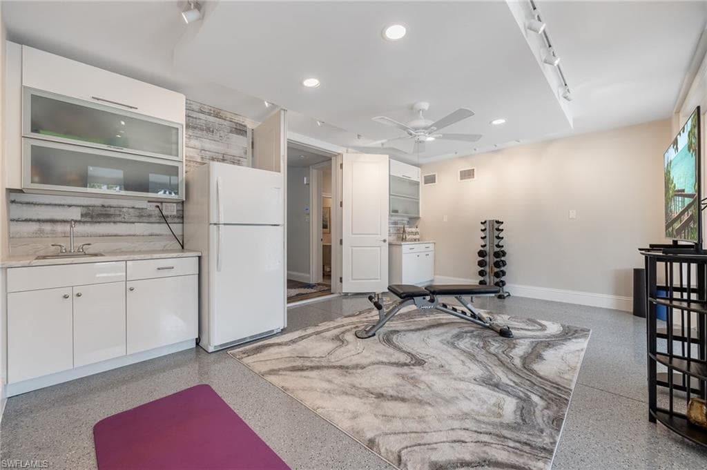 6521 Jacobs DR, FORT MYERS FL 33908-31