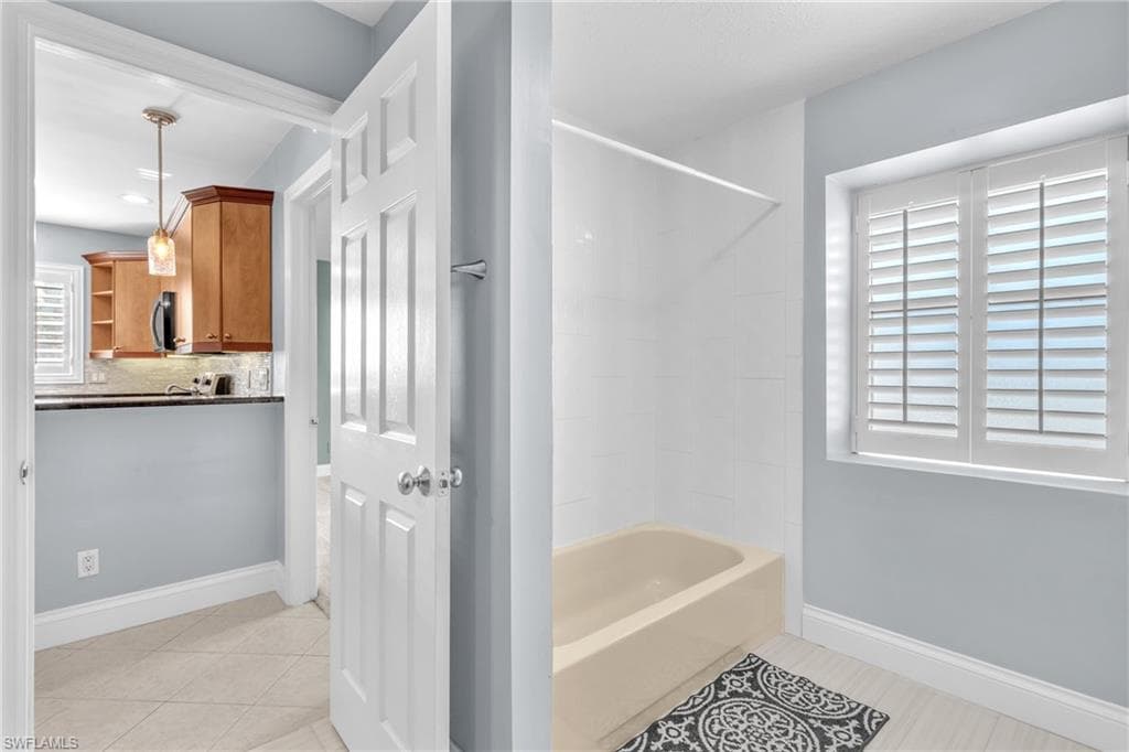 1526 Trafalgar LN # B, NAPLES FL 34116-11