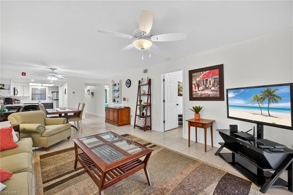 10022 Oxfordshire LN # 104, FORT MYERS FL 33908-5