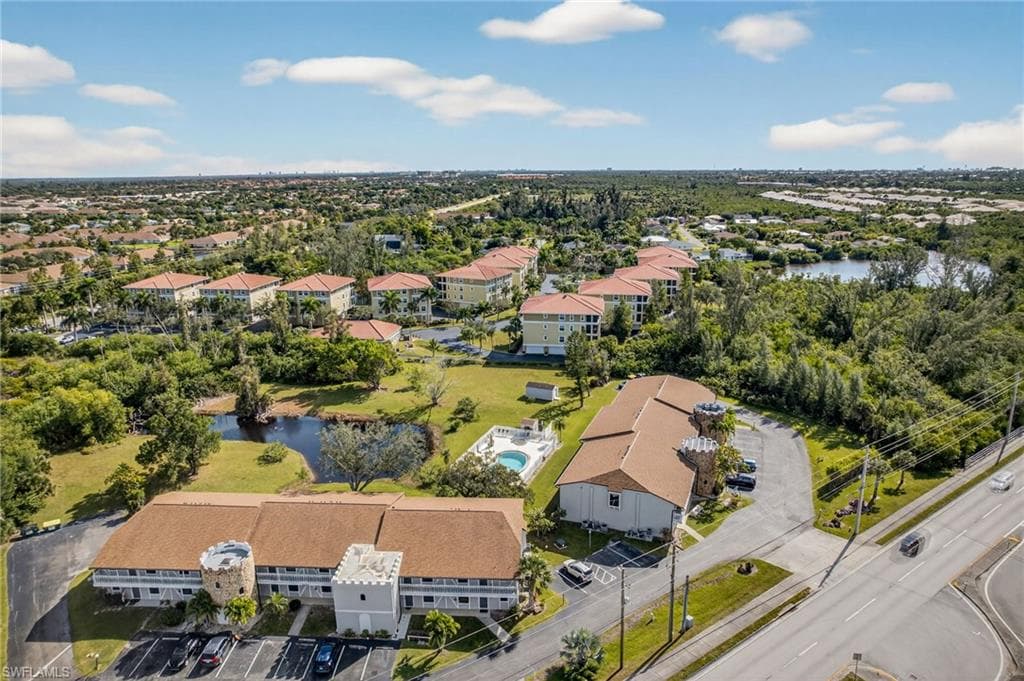 10022 Oxfordshire LN # 104, FORT MYERS FL 33908-27