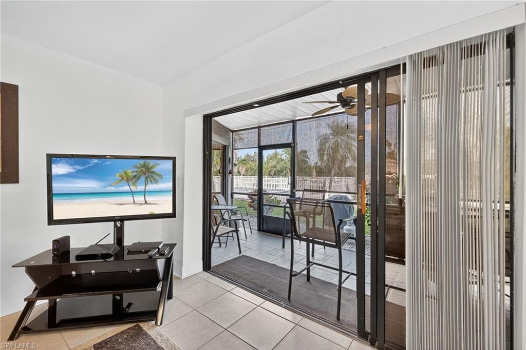 10022 Oxfordshire LN # 104, FORT MYERS FL 33908-20