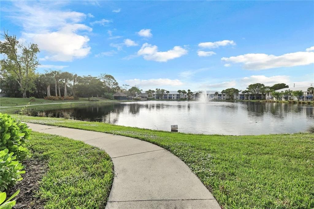 851 Gulf Pavilion DR # 202, NAPLES FL 34108-16