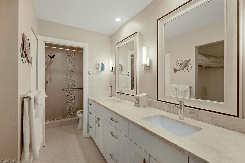 851 Gulf Pavilion DR # 202, NAPLES FL 34108-17