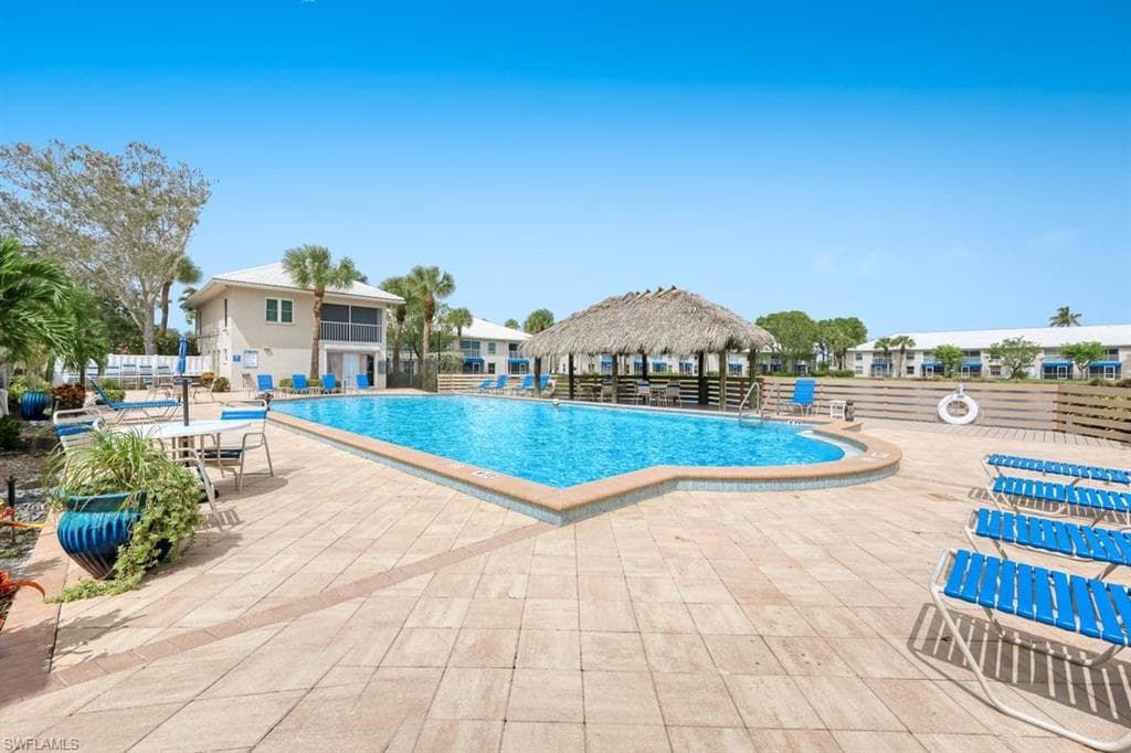 851 Gulf Pavilion DR # 202, NAPLES FL 34108-18