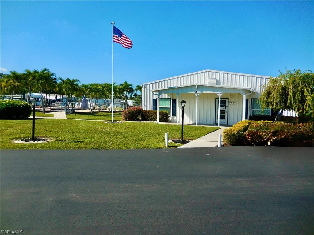 26 Enchanting BLVD, NAPLES FL 34112-5