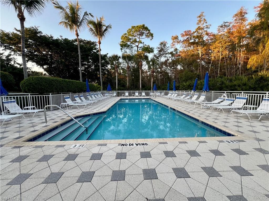 913 Carrick Bend CIR # 202, NAPLES FL 34110-26