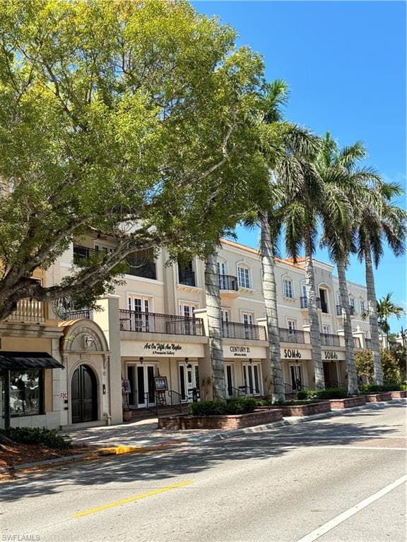 913 Carrick Bend CIR # 202, NAPLES FL 34110-42