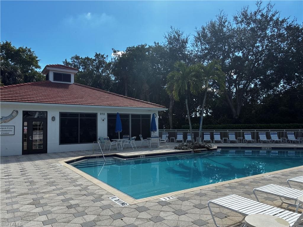 913 Carrick Bend CIR # 202, NAPLES FL 34110-28