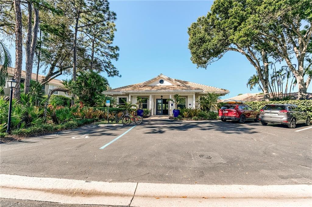 419 Emerald Bay CIR # B6, NAPLES FL 34110-29