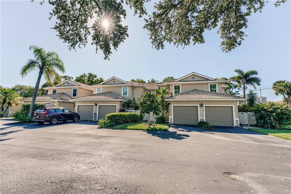 419 Emerald Bay CIR # B6, NAPLES FL 34110-28